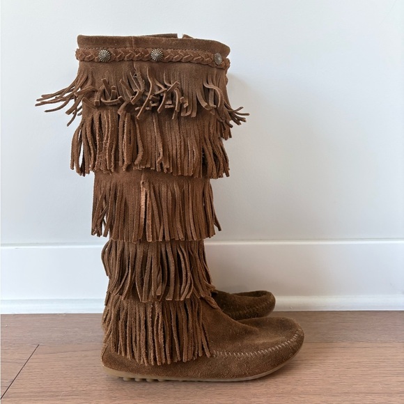 MINNETONKA 5 Layer Fringe Boots Size 7 BROWN - Picture 2 of 10